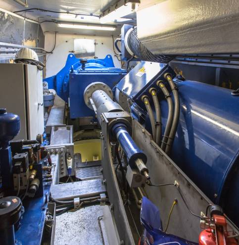 Axle and Generator in the Housing of a Wind Turbine